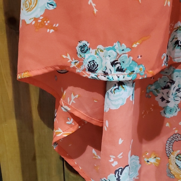 Torrid Coral Paisley Top - Picture 3 of 7